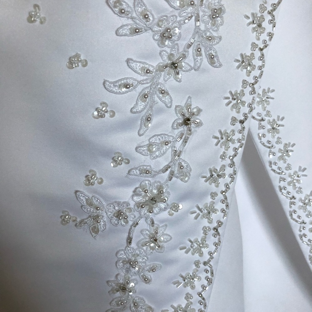 Wedding dress - Picture 5 of 8